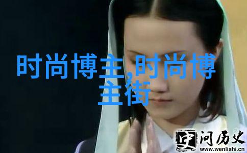 张继科罕见露面染头发和美女合影戴墨镜挂项链像个时尚博主